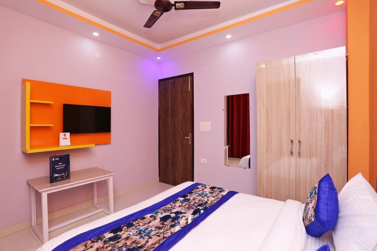 ホテル Oyo Rose Residency Near Dwarka Sector 9 Metro Station ニューデリー エクステリア 写真