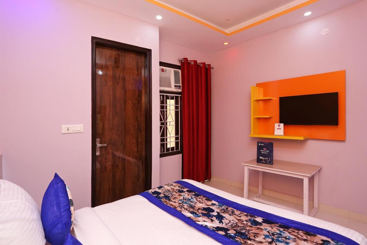 ホテル Oyo Rose Residency Near Dwarka Sector 9 Metro Station ニューデリー エクステリア 写真