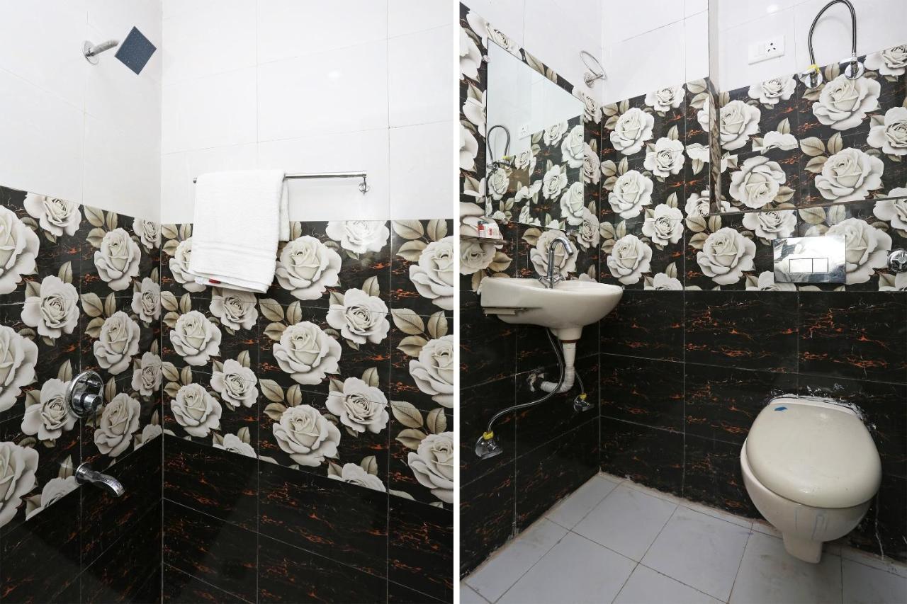 ホテル Oyo Rose Residency Near Dwarka Sector 9 Metro Station ニューデリー エクステリア 写真